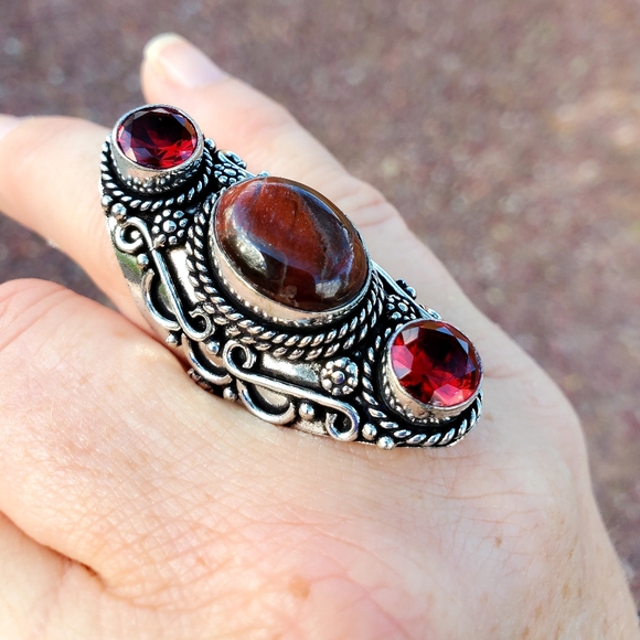 New Red Tiger Eye and Garnet 925 Silver Statement Ring. - Picture 10 of 16